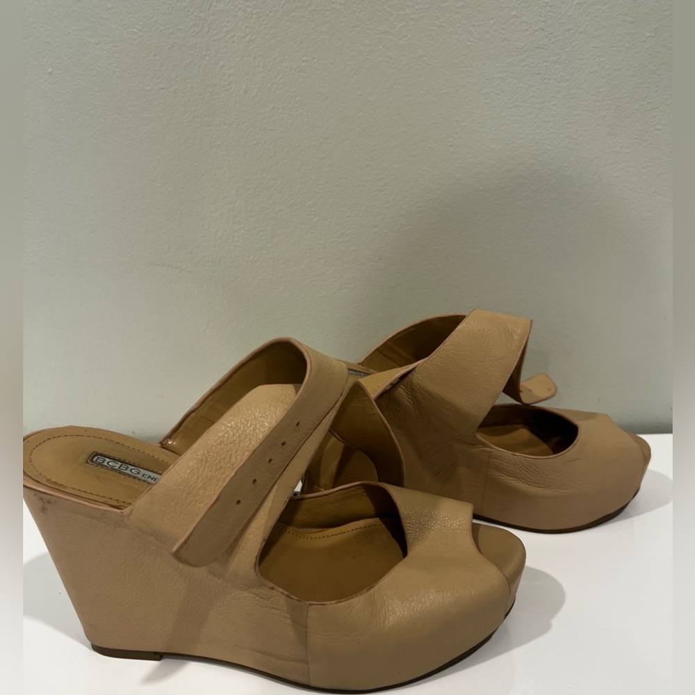 BCBGeneration Heels Beige
